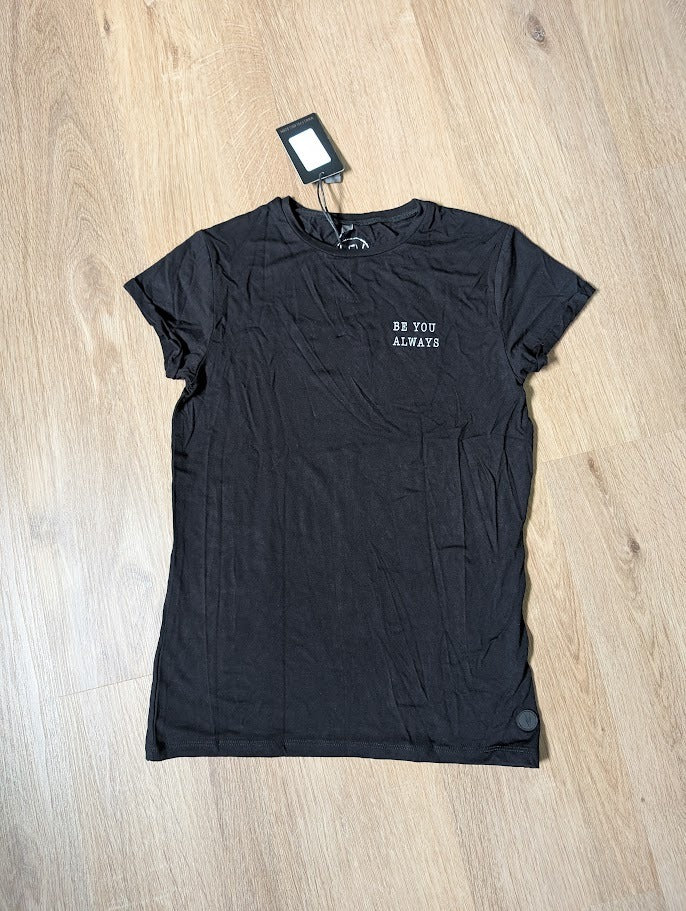 Levv Thalita black t-shirt